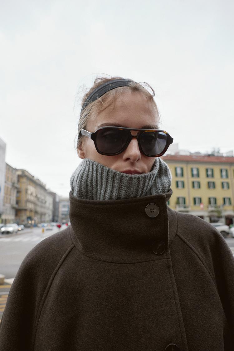 Sol y Mar - Abrigo largo con cuello alto y cinturón